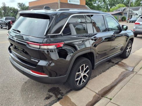 Used 2023 Jeep Grand Cherokee Limited image 5