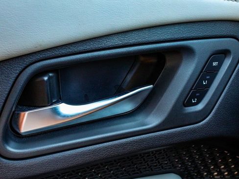 Used 2023 Nissan Ariya AWD image 9