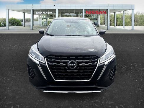 Certified 2025 Nissan Kicks Play S FWD image 8