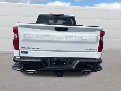 Used 2024 Chevrolet Silverado 1500 Custom Trail Boss AWD/4WD image 4