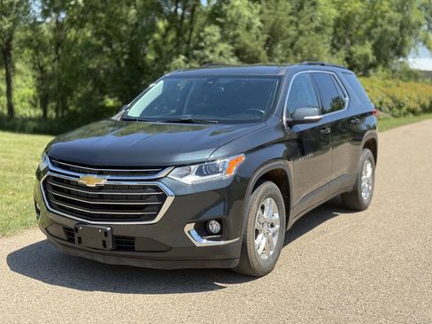 Used 2021 Chevrolet Traverse LT AWD/4WD image 2