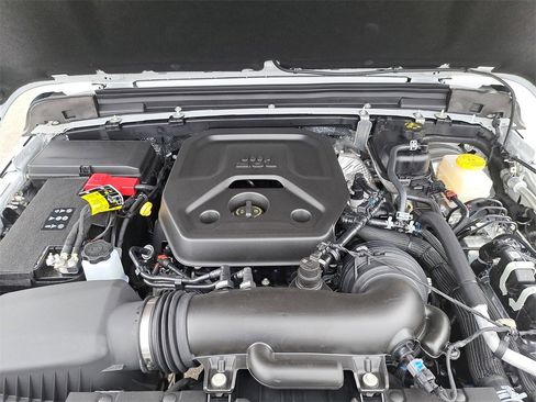 New 2025 Jeep Wrangler Unlimited Sahara image 31