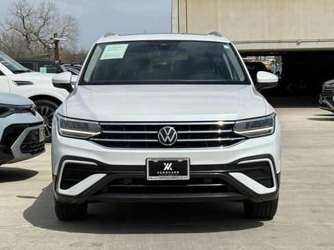 Used 2023 Volkswagen Tiguan SE image 6