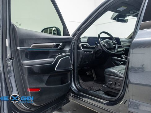Used 2024 Kia Telluride SX Prestige X-Line image 9