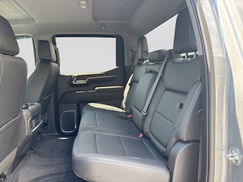 Used 2023 GMC Sierra 1500 SLT w/ SLT Premium Package AWD/4WD image 31