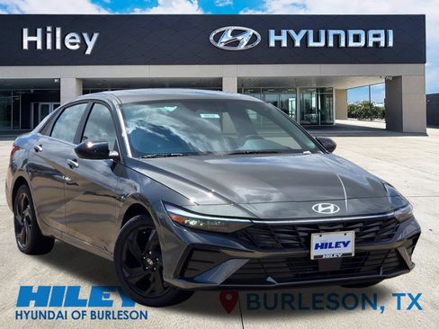 New 2026 Hyundai Elantra SEL Sport Premium FWD image 2