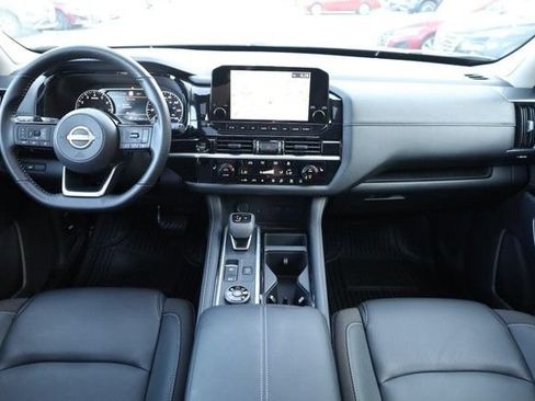 Certified 2025 Nissan Pathfinder SL w/ SL Premium Package AWD/4WD image 28