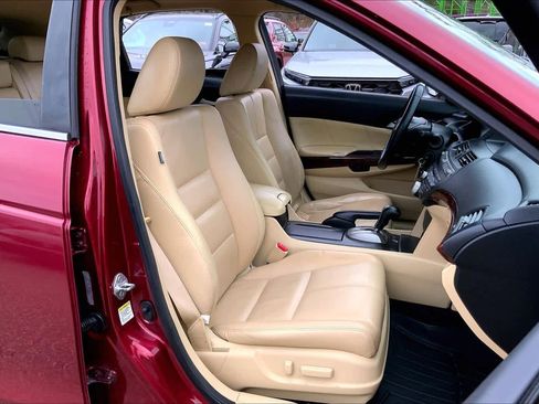 Used 2010 Honda Crosstour EX-L image 7