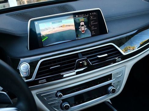 Used 2020 BMW 740i w/ Luxury Rear Seating Package image 54