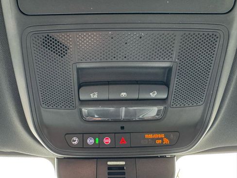 Used 2025 GMC Acadia Elevation w/ Elevation Premium Package image 29