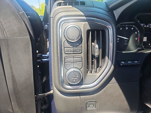Used 2019 GMC Sierra 1500 Denali w/ Denali Ultimate Package AWD/4WD image 15