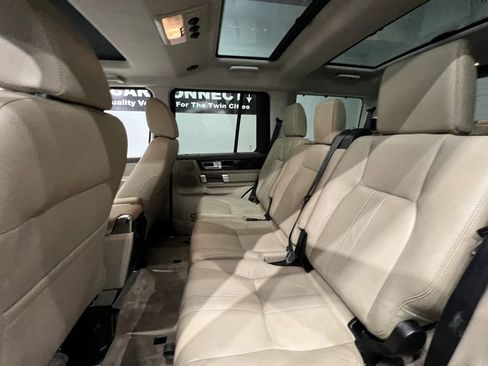 Used 2016 Land Rover LR4 HSE image 23