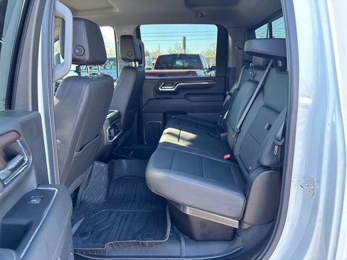 Used 2024 GMC Sierra 2500 SLT w/ SLT Premium Package image 28