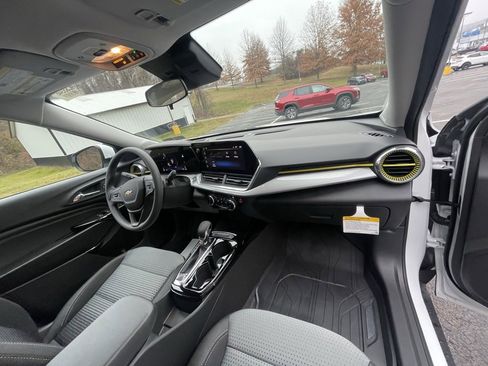 Used 2026 Chevrolet Trax LT image 10