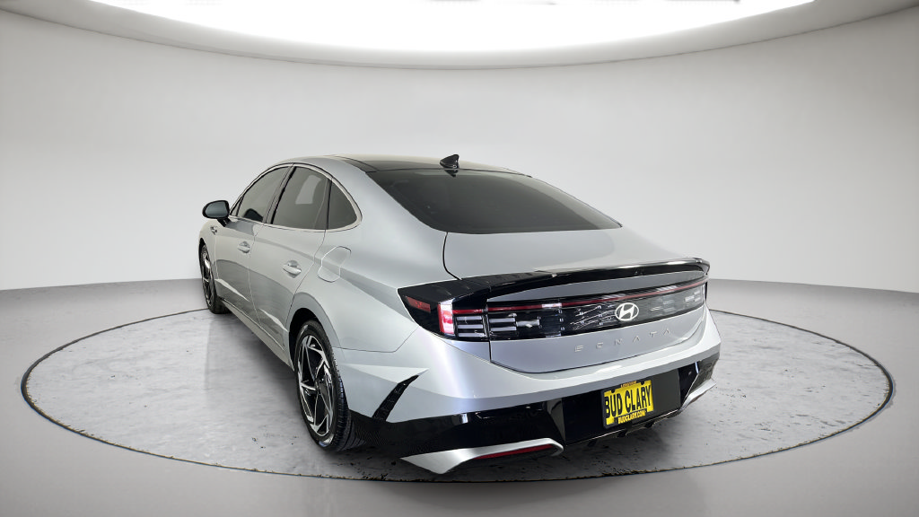 Used 2025 Hyundai Sonata SEL FWD image 10