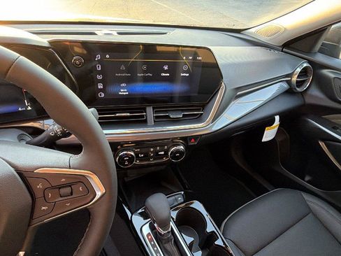 New 2026 Chevrolet Trax ACTIV w/ Sunroof Package FWD image 5