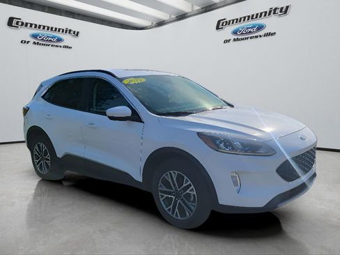Used 2022 Ford Escape SEL AWD/4WD image 3