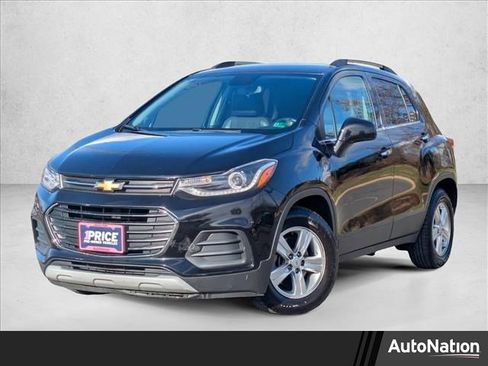Used 2019 Chevrolet Trax LT w/ LT Convenience Package image 1