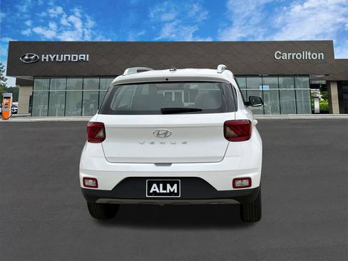 New 2026 Hyundai Venue SEL FWD image 7