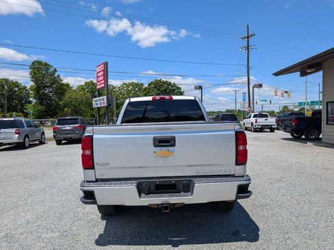 Used 2018 Chevrolet Silverado 1500 LT w/ Texas Edition AWD/4WD image 9