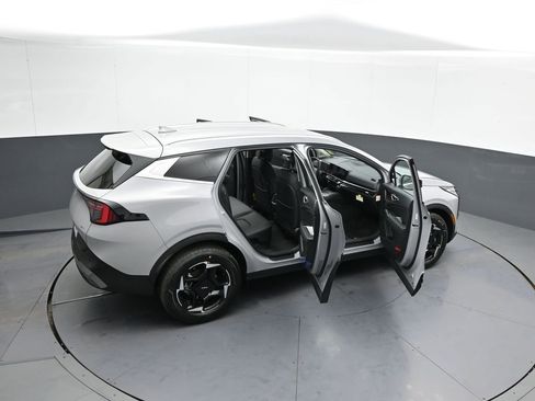 New 2026 Kia Sportage EX image 44