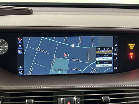 Used 2018 Lexus LS 500 w/ Accessory Package (Z2) image 18