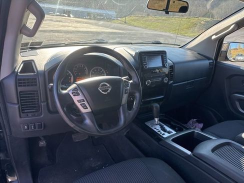 Used 2015 Nissan Titan SV w/ SV Value Truck Package image 12