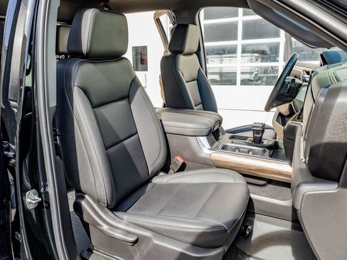 Used 2025 Chevrolet Silverado 1500 LT Trail Boss w/ Convenience Package II image 29