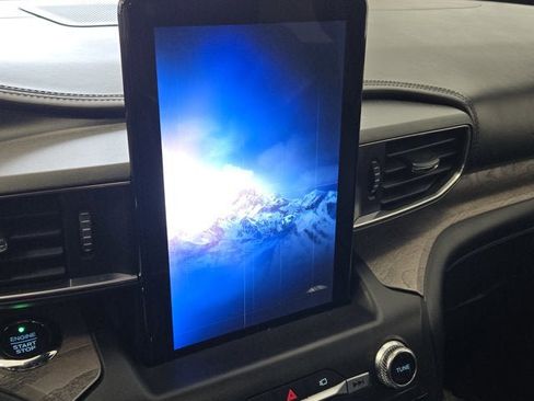 Used 2020 Ford Explorer Platinum w/ Premium Technology Package image 26