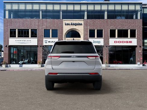 New 2026 Jeep Grand Cherokee Limited w/ Limited Altitude Package AWD/4WD image 7