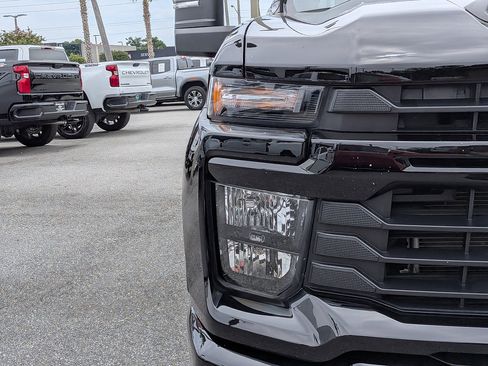 Used 2024 Chevrolet Silverado 2500 Custom AWD/4WD image 30
