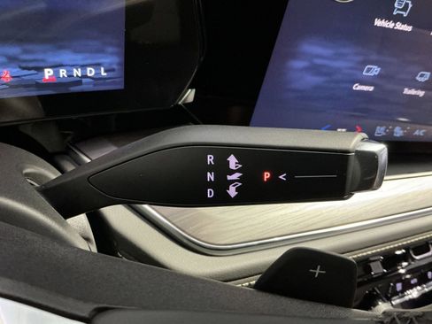 New 2026 Chevrolet Suburban Premier image 30