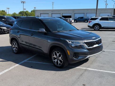 Used 2022 Kia Seltos EX AWD/4WD image 2
