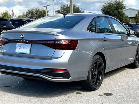 New 2026 Volkswagen Jetta SE FWD image 5