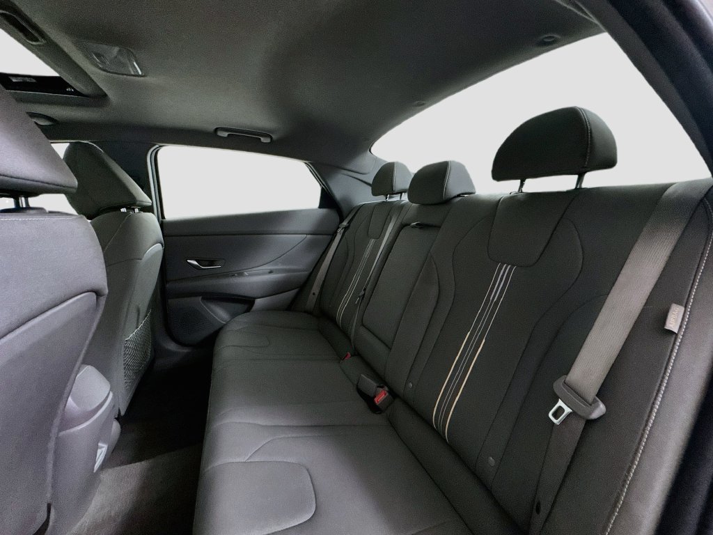 Used 2025 Hyundai Elantra SEL FWD image 22