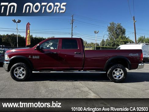 Used 2018 RAM 2500 Tradesman w/ Chrome Appearance Group AWD/4WD image 3
