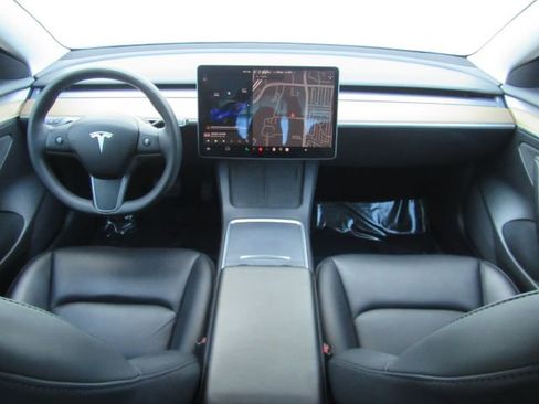 Used 2022 Tesla Model 3 Standard Range image 33