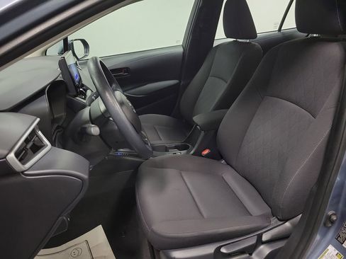 Used 2025 Toyota Corolla LE image 13