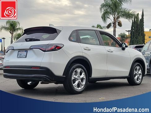 Used 2023 Honda HR-V LX image 2