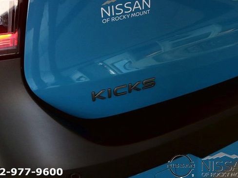New 2025 Nissan Kicks SR FWD image 6