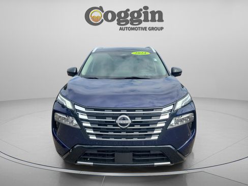 Used 2024 Nissan Rogue Platinum w/ Platinum Premium Package image 8