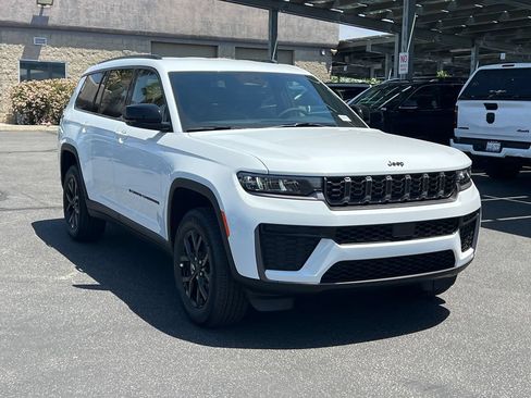 New 2026 Jeep Grand Cherokee L 4WD image 8