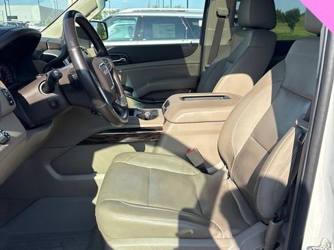 Used 2019 GMC Yukon XL SLT w/ Open Road Package RWD image 16