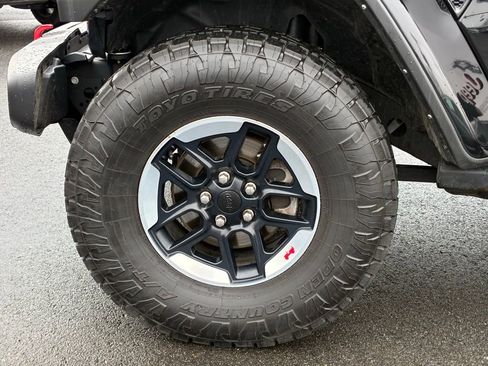 Used 2022 Jeep Wrangler Unlimited Rubicon w/ LED Lighting Group image 59