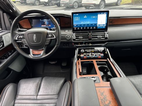 Certified 2024 Lincoln Navigator Black Label image 28