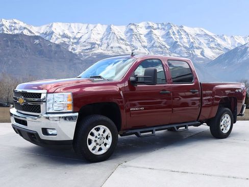 Used 2013 Chevrolet Silverado 2500 LT w/ Interior Plus Package AWD/4WD image 2