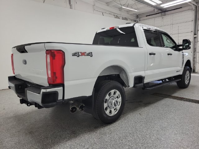 Used 2024 Ford F250 XLT AWD/4WD image 3