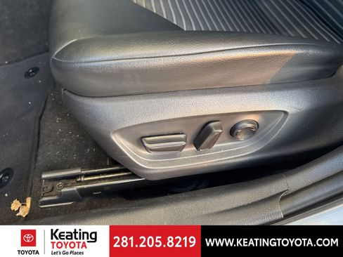 Used 2020 Toyota Camry SE image 12