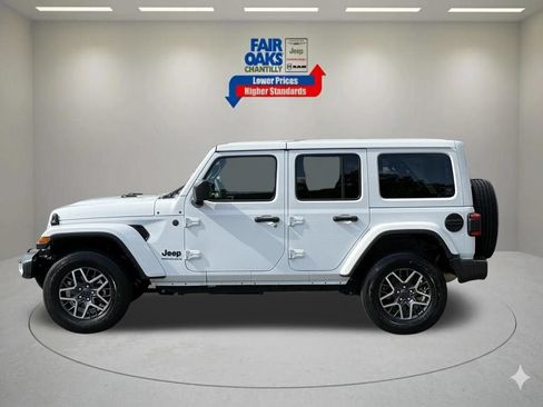 Used 2025 Jeep Wrangler Unlimited Sahara AWD/4WD image 10