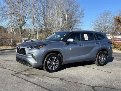 Used 2023 Toyota Highlander XLE